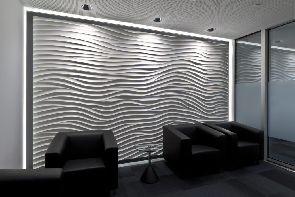 Wartebereich mit Wandgestaltung aus virtuell® 3D-Relief-Platten